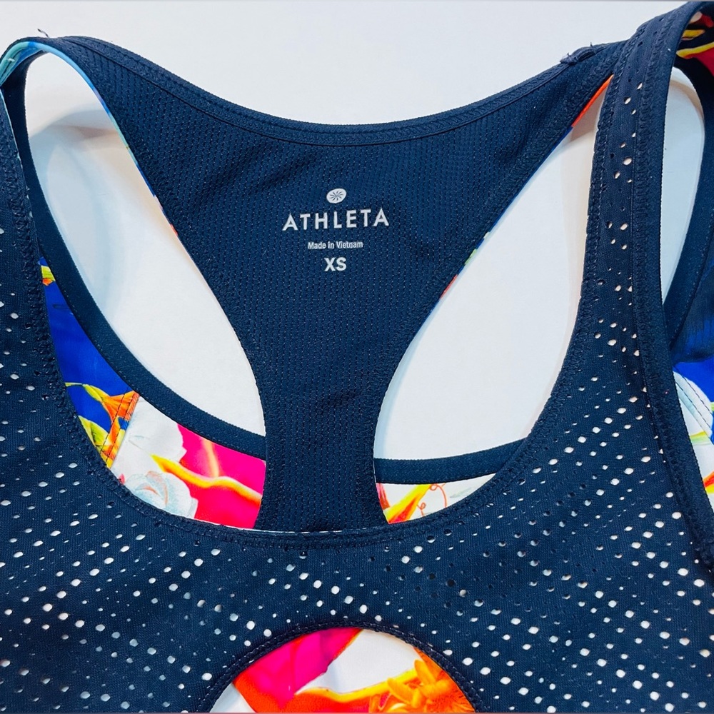 Ladies Size XS. Athleta Brand “Triple Dare” Sports Bra. Euc - Picture 4 of 5